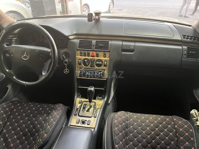 Mercedes E 240 2000, 252,500 km - 2.4 l - Bakı