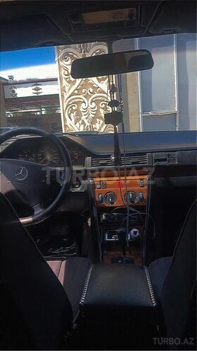 Mercedes E 200 1990, 358,000 km - 2.0 l - Bakı