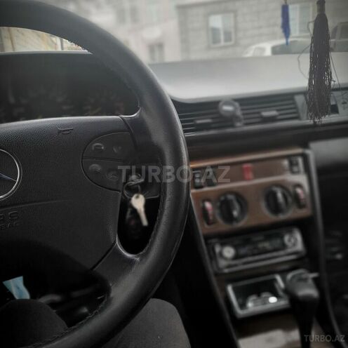 Mercedes E 200 1990, 358,000 km - 2.0 l - Bakı
