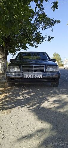 Mercedes C 200 1995, 450,000 km - 2.0 l - Quba