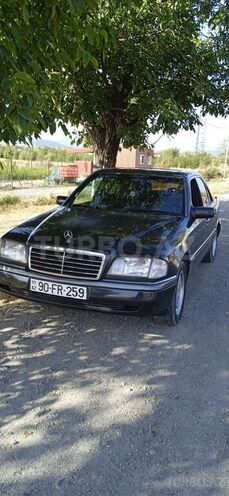 Mercedes C 200 1995, 450,000 km - 2.0 l - Quba