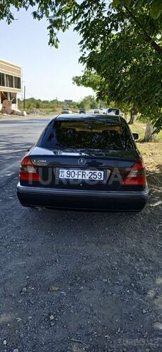 Mercedes C 200 1995, 450,000 km - 2.0 l - Quba
