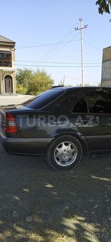 Mercedes C 200 1995, 450,000 km - 2.0 l - Quba