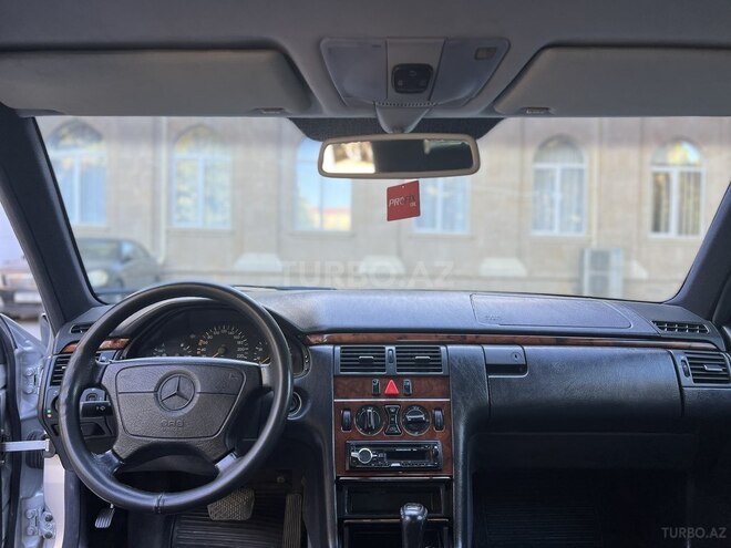 Mercedes E 240 1997, 253,000 km - 2.4 l - Sumqayıt