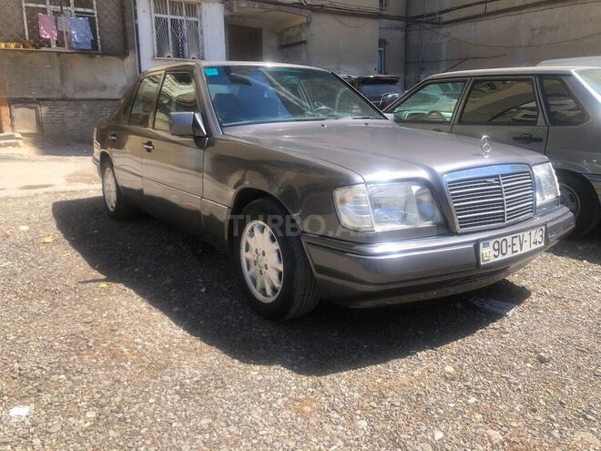 Mercedes E 200 1995, 350,000 km - 2.0 l - Bakı