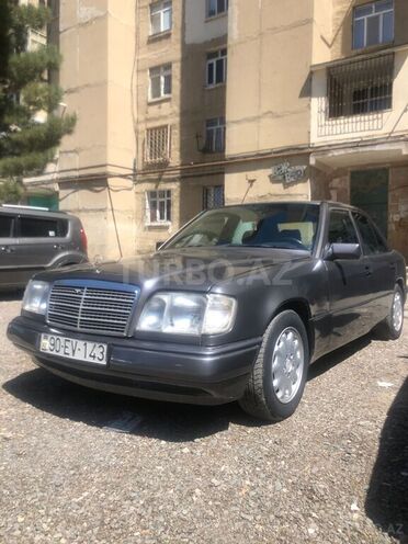 Mercedes E 200 1995, 350,000 km - 2.0 l - Bakı