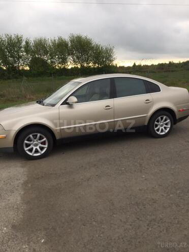 Volkswagen Passat 2004, 193,000 km - 1.8 л - Astara