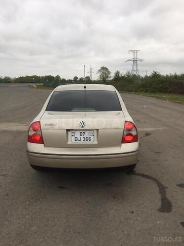 Volkswagen Passat 2004, 193,000 km - 1.8 л - Astara