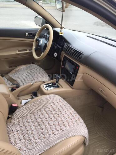 Volkswagen Passat 2004, 193,000 km - 1.8 л - Astara