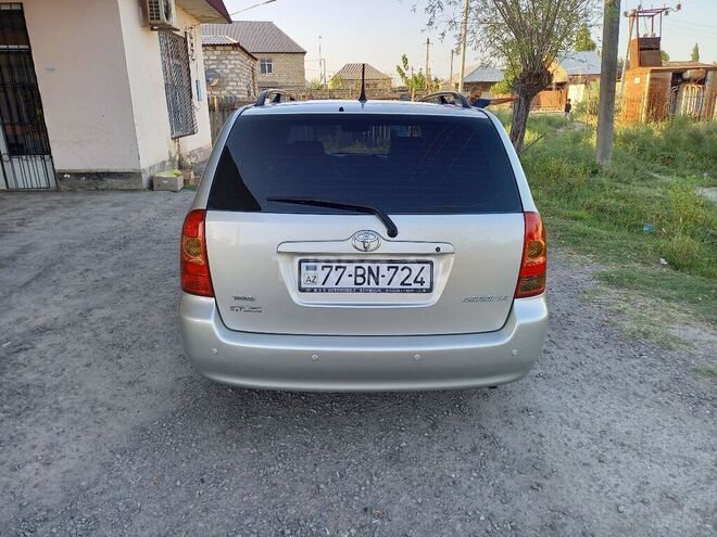 Toyota Corolla 2006, 230,000 km - 1.4 l - Ucar