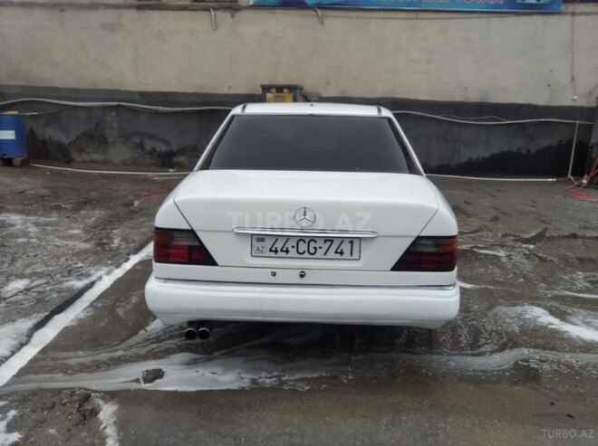 Mercedes E 250 1994, 258,963 km - 2.5 l - Bakı