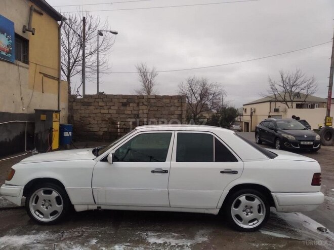 Mercedes E 250 1994, 258,963 km - 2.5 l - Bakı