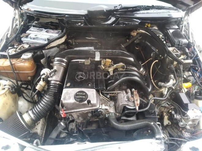 Mercedes E 250 1994, 258,963 km - 2.5 l - Bakı