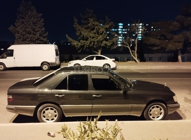 Mercedes E 220 1992, 254,875 km - 2.2 l - Bakı