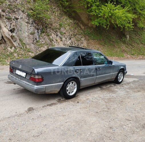 Mercedes E 220 1992, 254,875 km - 2.2 l - Bakı