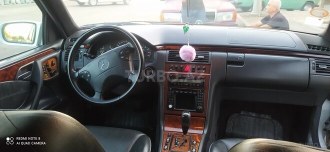 Mercedes E 320 2001, 280,000 km - 3.2 l - Bakı