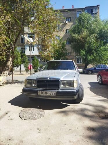 Mercedes E 200 1993, 250,000 km - 2.0 l - Bakı