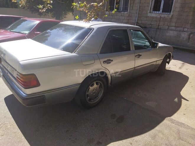 Mercedes E 200 1993, 250,000 km - 2.0 l - Bakı