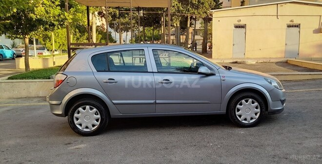 Opel Astra 2006, 218,000 km - 1.4 л - Bakı
