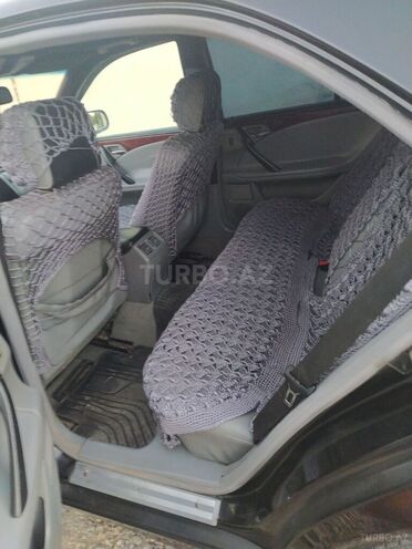 Mercedes E 220 2000, 584,621 km - 2.2 л - Tovuz