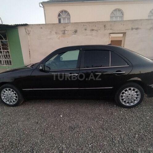 Mercedes E 220 2000, 584,621 km - 2.2 л - Tovuz