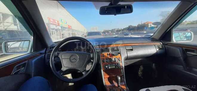 Mercedes E 220 1998, 370,000 km - 2.2 l - Bakı