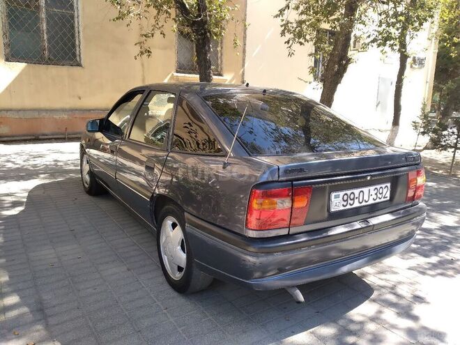 Opel Vectra 1995, 286,000 km - 1.8 l - Sumqayıt