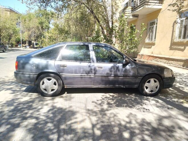 Opel Vectra 1995, 286,000 km - 1.8 l - Sumqayıt
