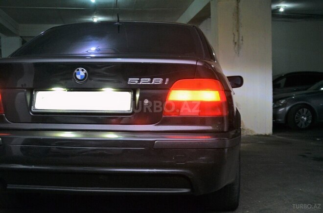 BMW 528 2000, 171,000 km - 2.8 л - Bakı