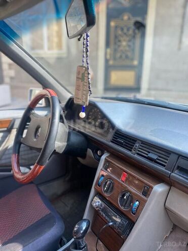 Mercedes E 250 1990, 800,000 km - 2.5 l - Bakı