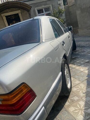 Mercedes E 250 1990, 800,000 km - 2.5 l - Bakı