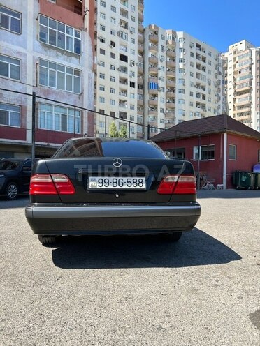 Mercedes E 240 1999, 185,000 km - 2.4 l - Bakı