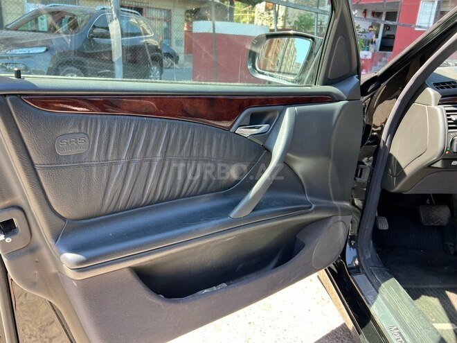 Mercedes E 240 1999, 185,000 km - 2.4 l - Bakı