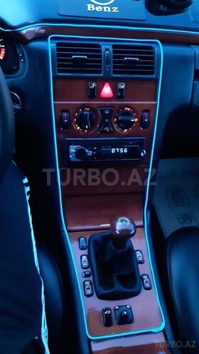 Mercedes E 200 1998, 400,000 km - 2.0 л - Balakən