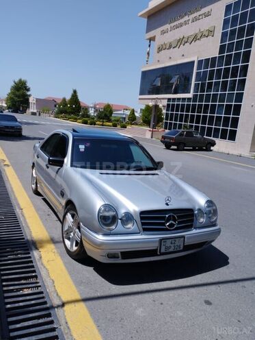 Mercedes E 200 1998, 400,000 km - 2.0 л - Balakən