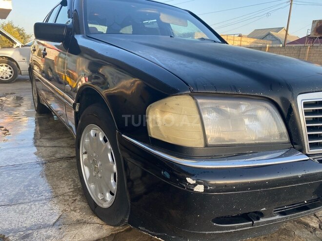 Mercedes C 220 1998, 250,000 km - 2.2 л - Sabirabad