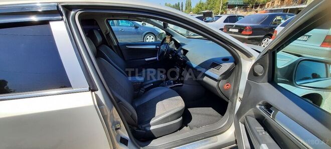 Opel Astra 2010, 266,700 km - 1.3 l - Bərdə