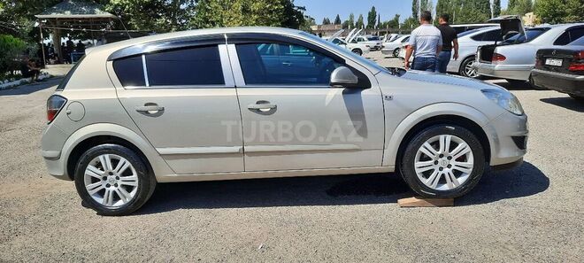 Opel Astra 2010, 266,700 km - 1.3 l - Bərdə