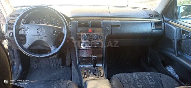 Mercedes E 240 1998, 357,000 km - 2.4 l - Bakı
