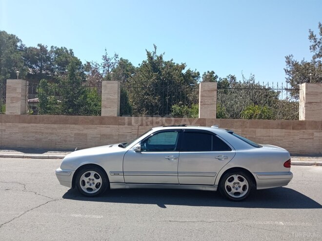 Mercedes E 220 2000, 356,000 km - 2.2 l - Bakı