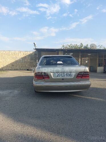 Mercedes E 220 2000, 460,000 km - 2.2 л - Gəncə