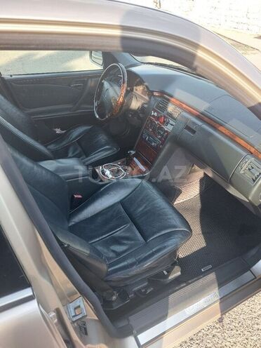 Mercedes E 220 2000, 460,000 km - 2.2 л - Gəncə