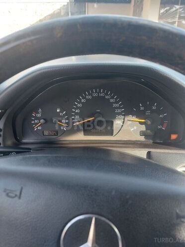 Mercedes E 220 2000, 460,000 km - 2.2 л - Gəncə