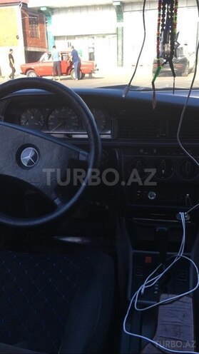 Mercedes 190 1989, 300,000 km - 2.0 l - Astara