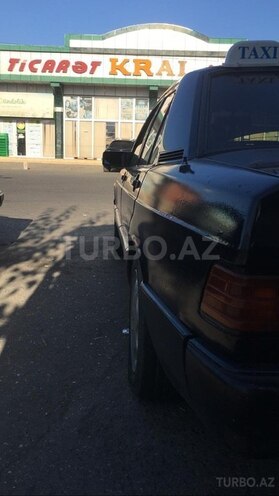 Mercedes 190 1989, 300,000 km - 2.0 l - Astara