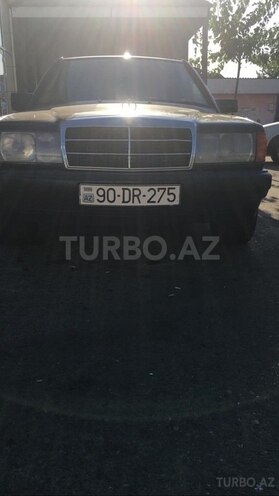 Mercedes 190 1989, 300,000 km - 2.0 l - Astara