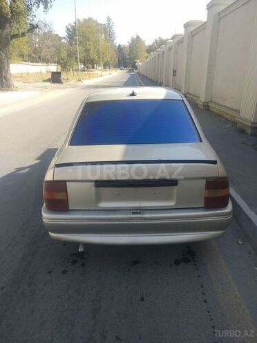 Opel Vectra 1996, 250,000 km - 1.7 l - Mingəçevir