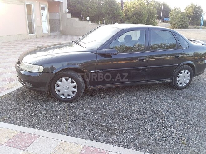 Opel Vectra 1996, 278,800 km - 1.6 l - Qazax