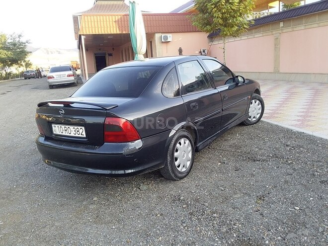 Opel Vectra 1996, 278,800 km - 1.6 l - Qazax