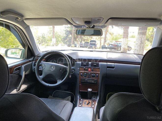 Mercedes E 240 1999, 359,000 km - 2.4 l - Tovuz